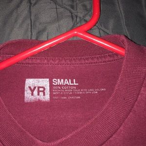 maroon y&r t shirt